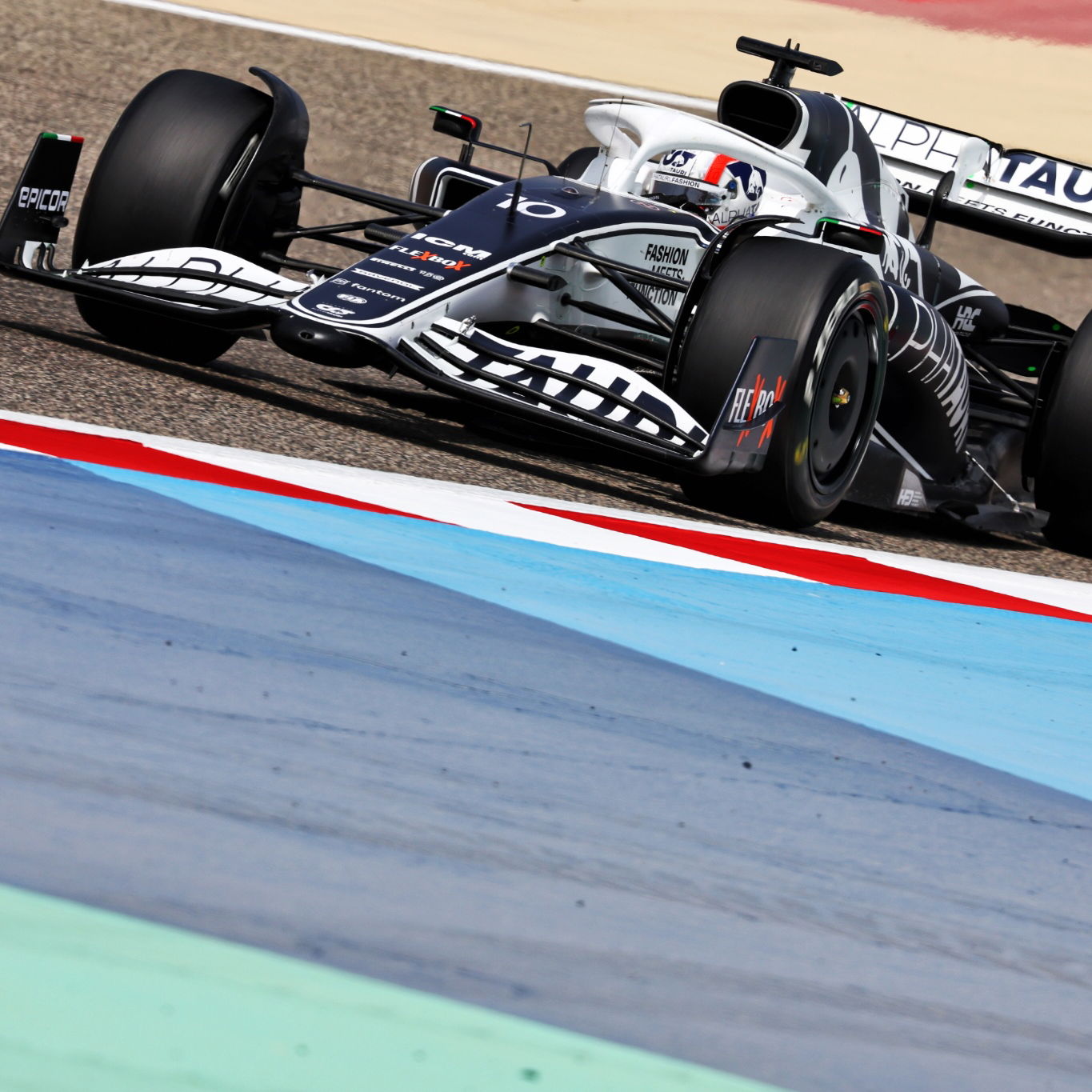 Pierre Gasly (FRA) AlphaTauri AT03.