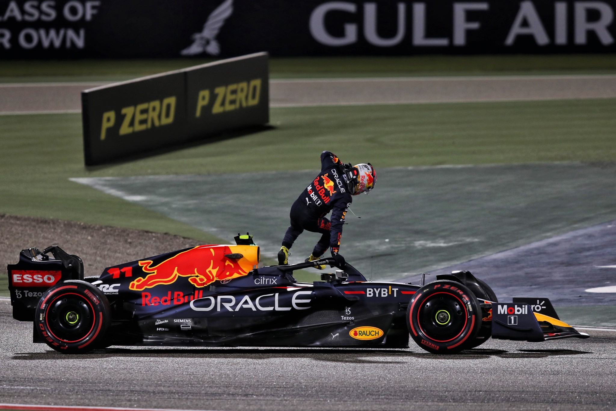 Sergio Perez (MEX) Red Bull Racing RB18 retired from the race.