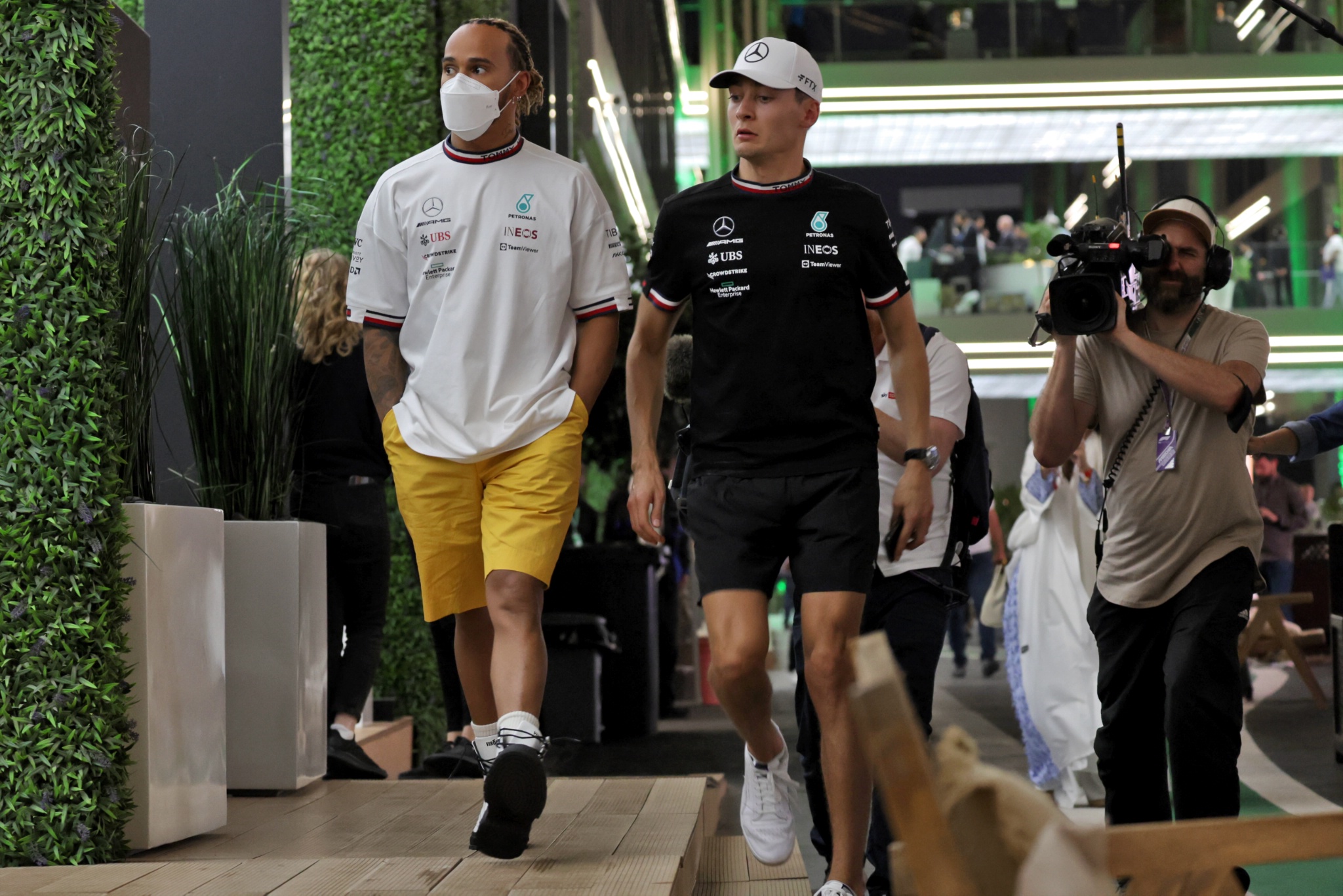 (L to R): Lewis Hamilton (GBR) Mercedes AMG F1 and team mate George Russell (GBR) Mercedes AMG F1.