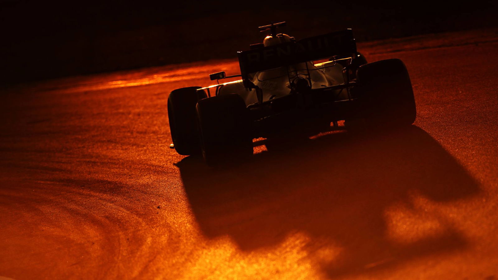 F1 in “constant dialogue” with race organisers on coronavirus plans