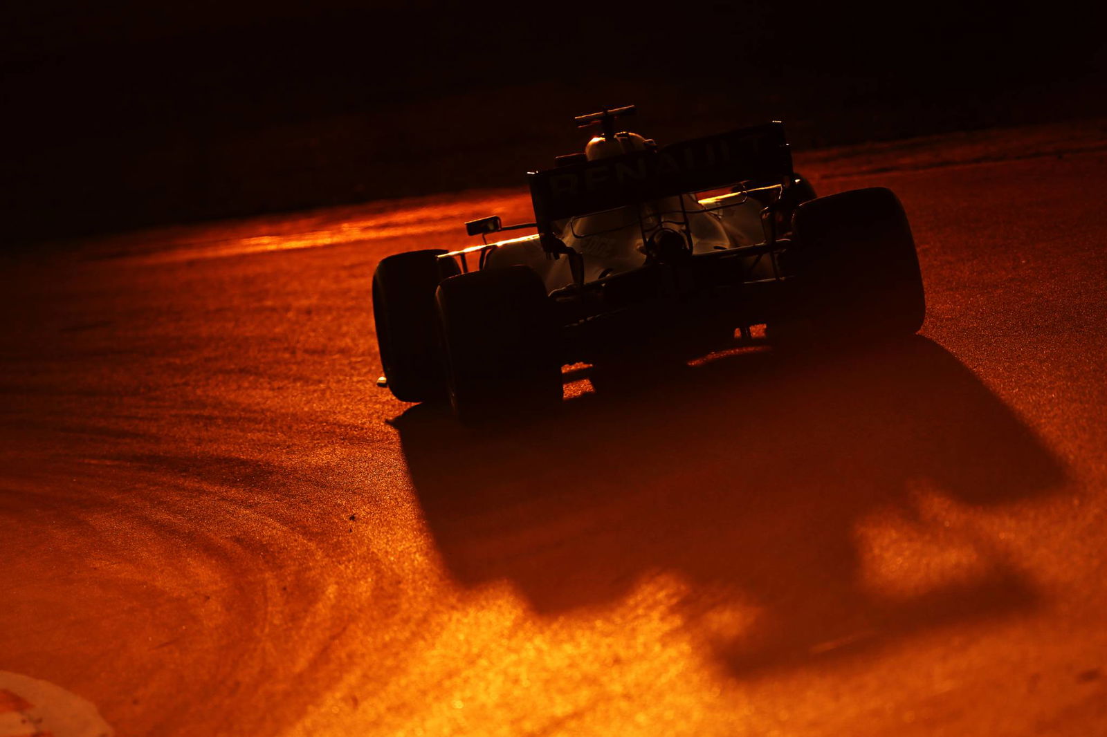 Mercedes relieved to find engine reliability issues early