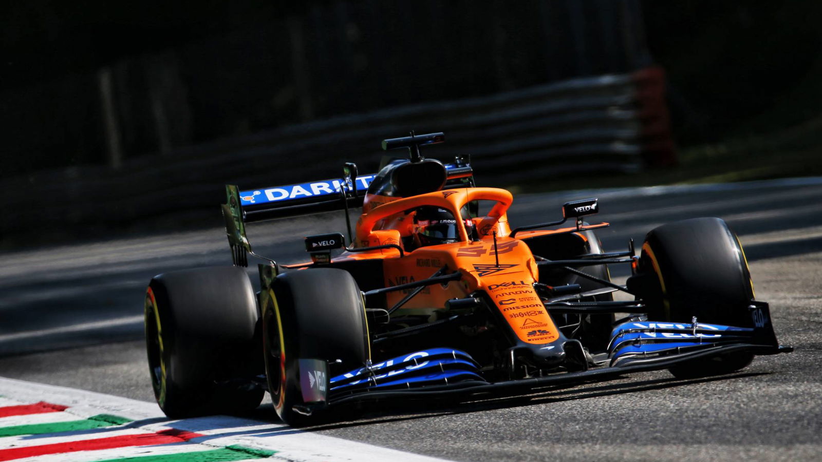 Mengapa McLaren melihat sedikit arti dalam pertarungan F1 yang 'tidak mungkin' dengan Mercedes