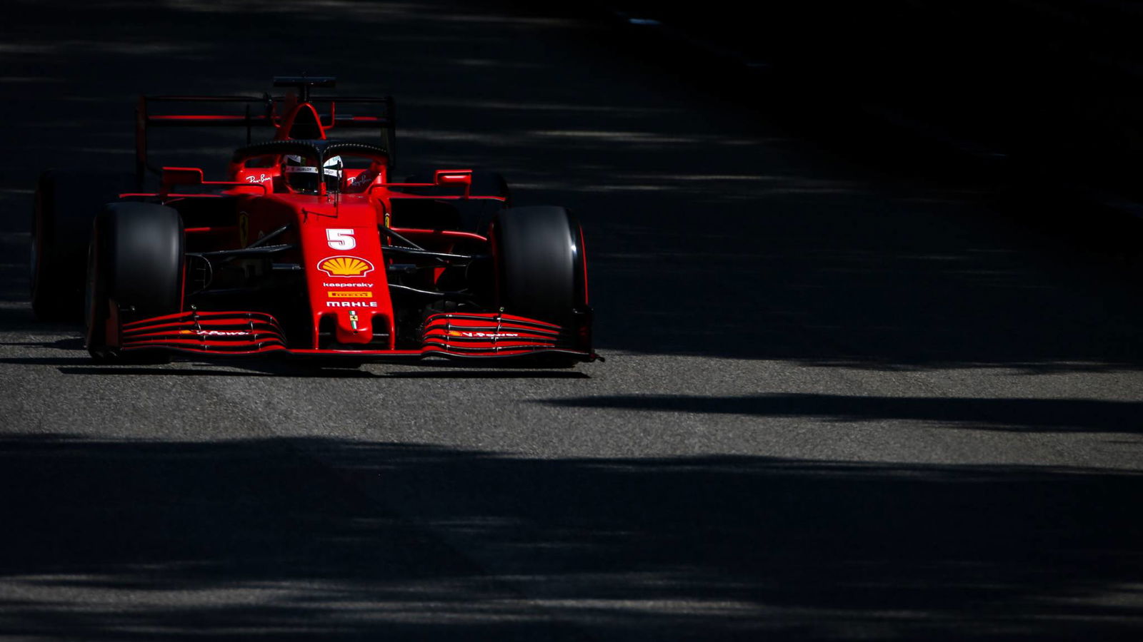 Ferrari mengelak dari rumor yang menukik ahli mesin Mercedes Andy Cowell