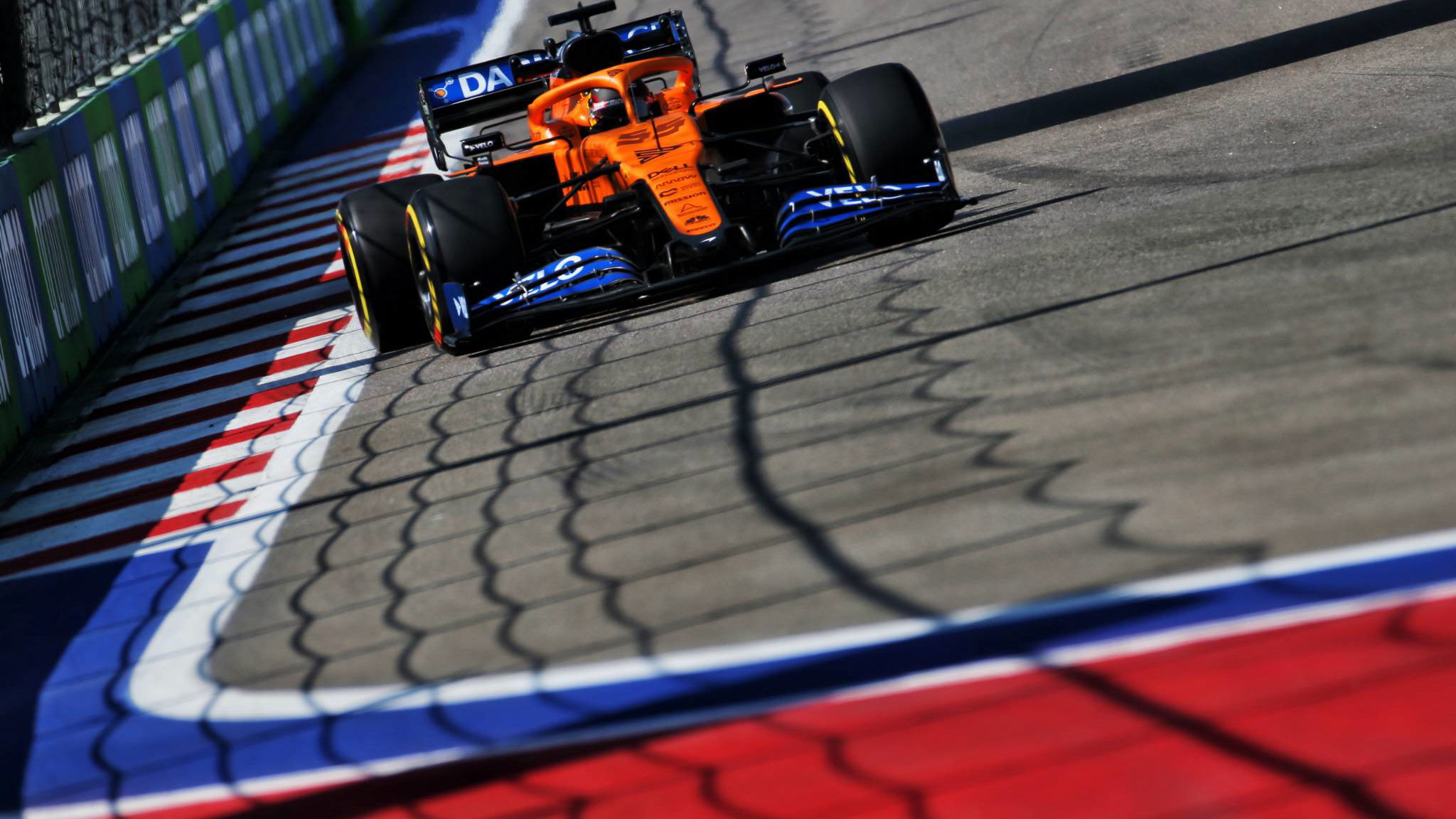 Carlos Sainz Jr (ESP) McLaren MCL35.