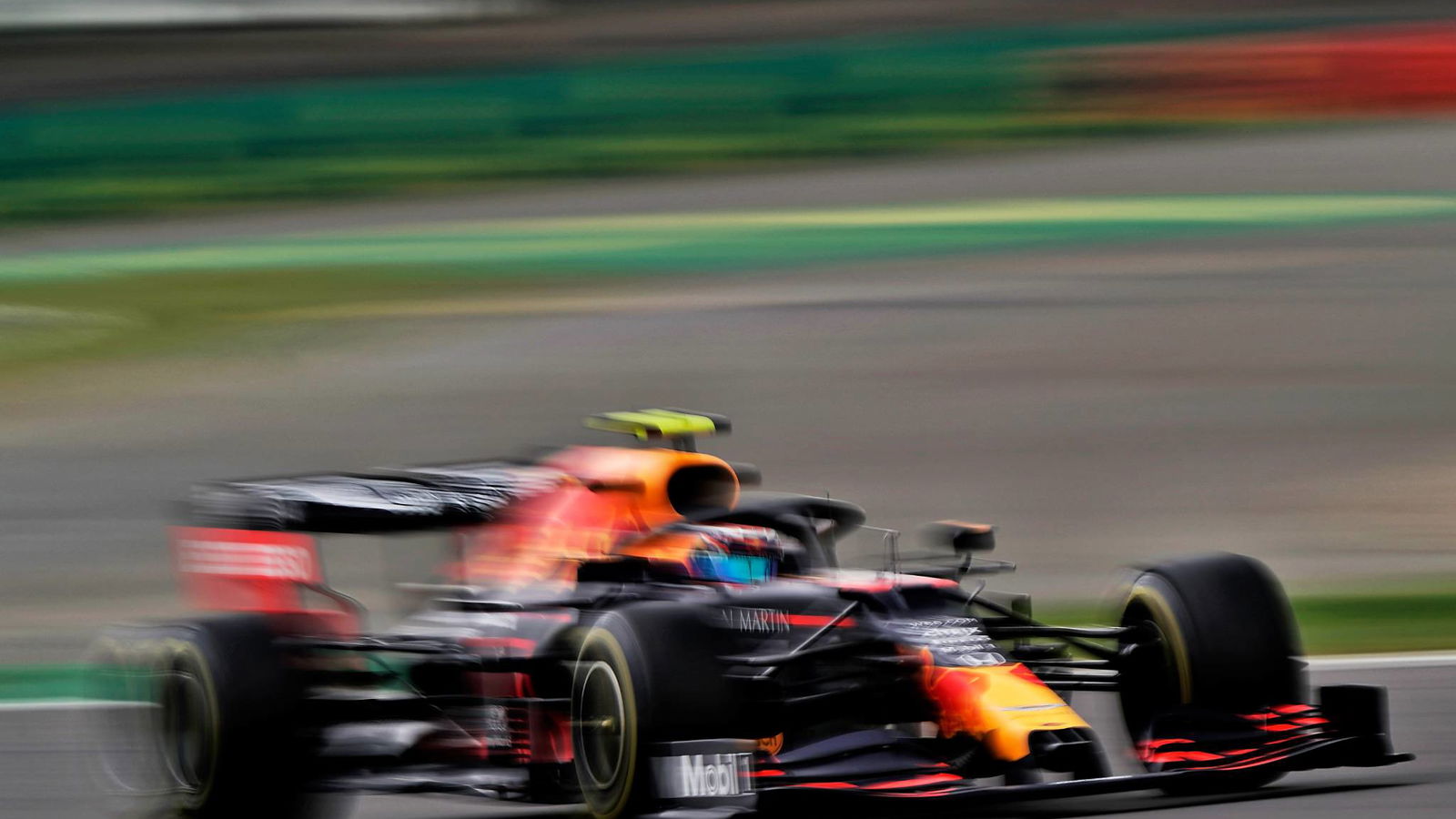 Albon menduga pembalap F1 bisa lolos dengan ban C3 di Silverstone