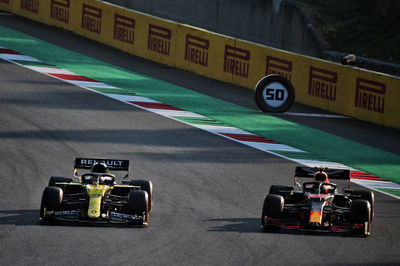 Daniel Ricciardo (AUS) Renault F1 Team RS20 and Alexander Albon (THA) Red Bull Racing RB16 battle for position.