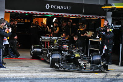 Bottas leads opening morning of F1 pre-season testing