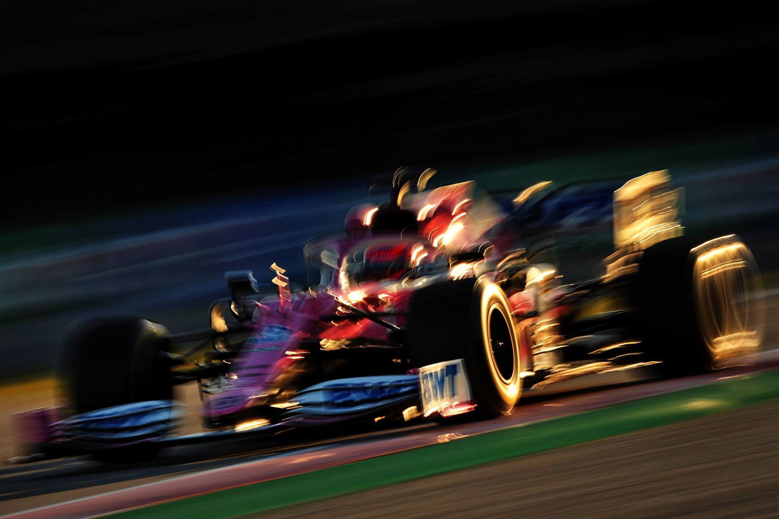 Sainz: Racing Point, AlphaTauri 'berbahaya' bagi McLaren