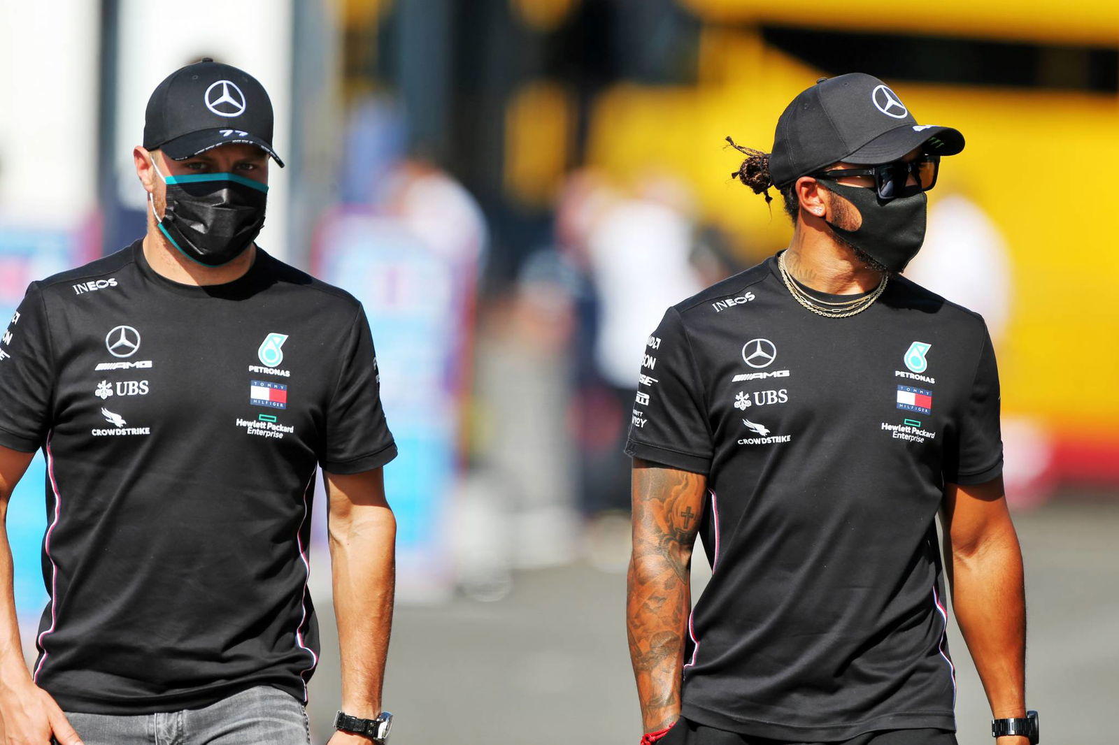 Horner membela Albon melewati teluk ke Verstappen di Austria