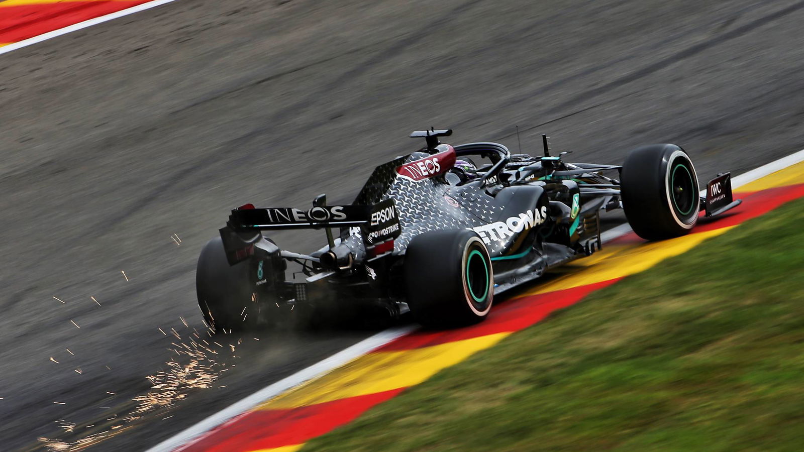 Mercedes 'vulnerable' on the opening lap of F1 Belgian GP - Wolff