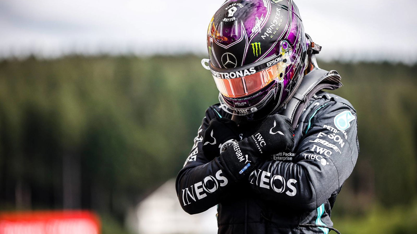 Hamilton dedicates F1 Belgian GP pole to US actor Boseman