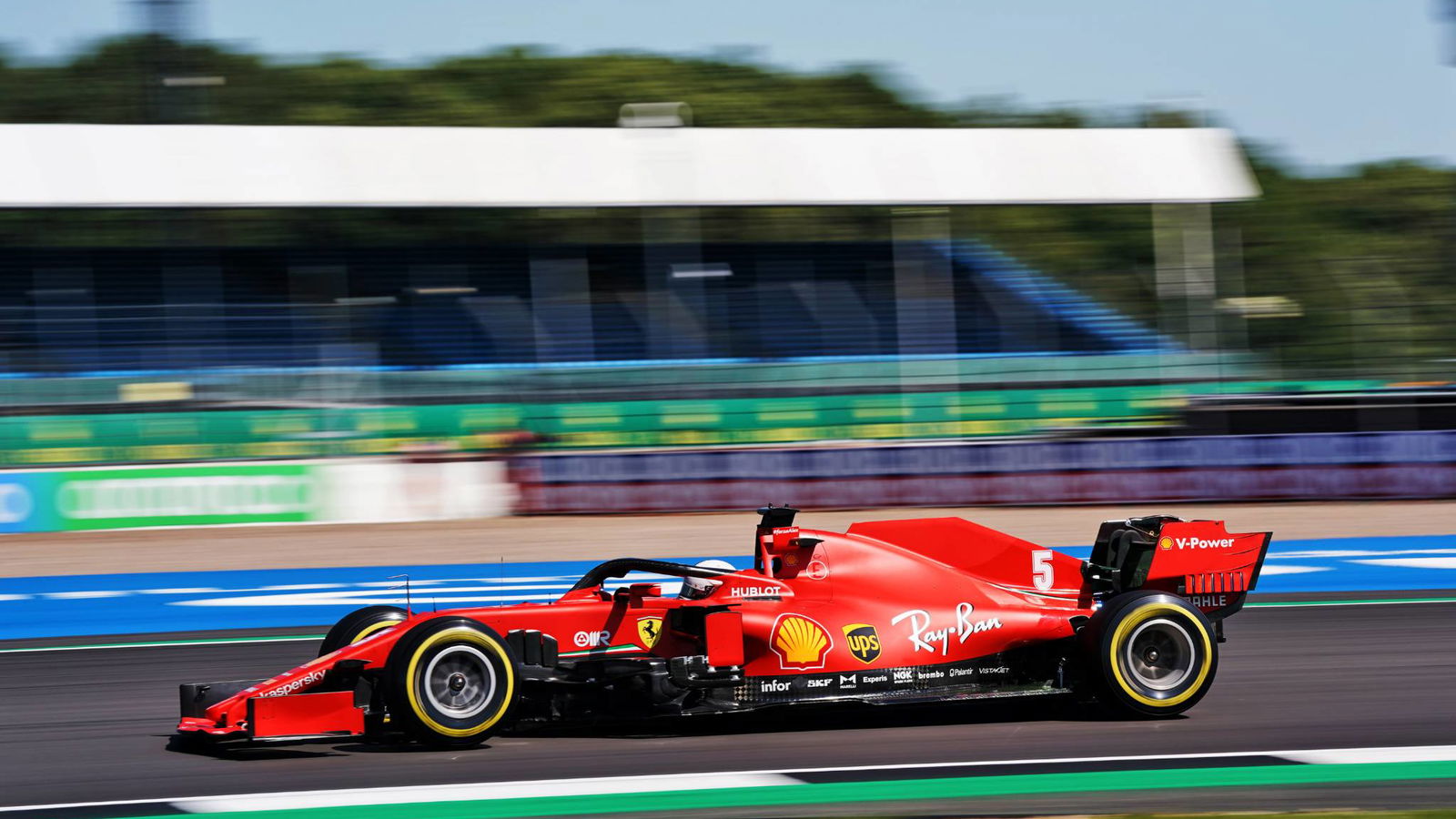 Sebastian Vettel keluar dari latihan pertama GP Inggris