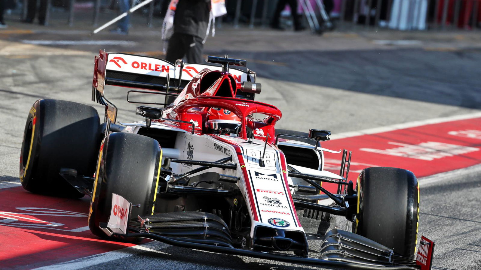 Siapa yang mengemudi saat uji coba pramusim F1?