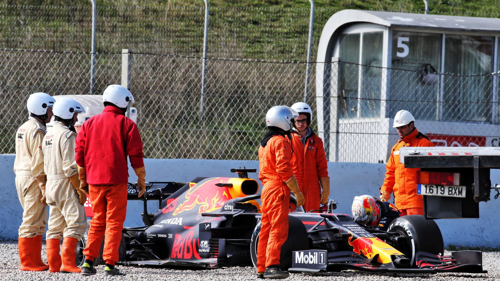 Verstappen plays down F1 test spins