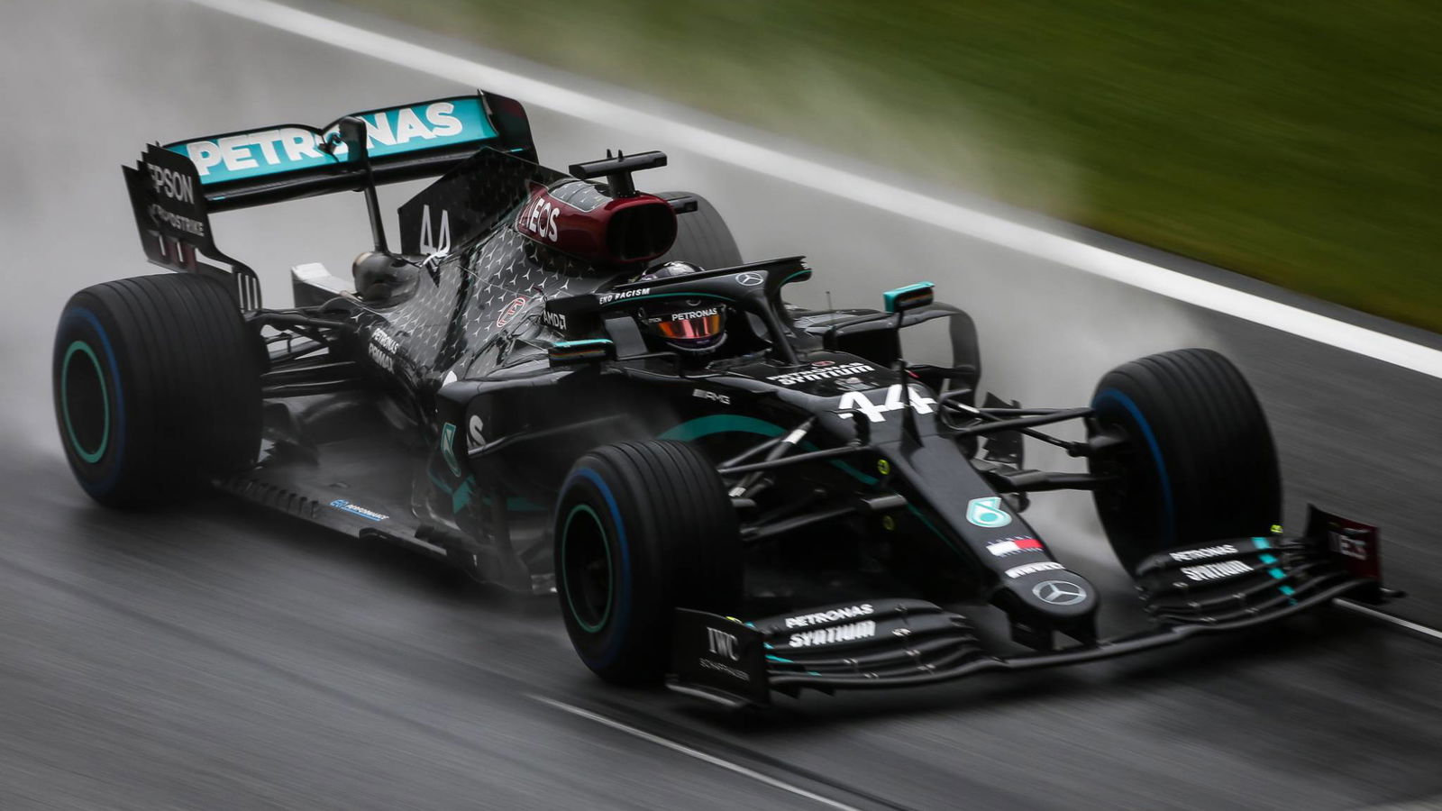 Hamilton’s F1 Styrian GP pole lap ‘not from this world’ - Wolff
