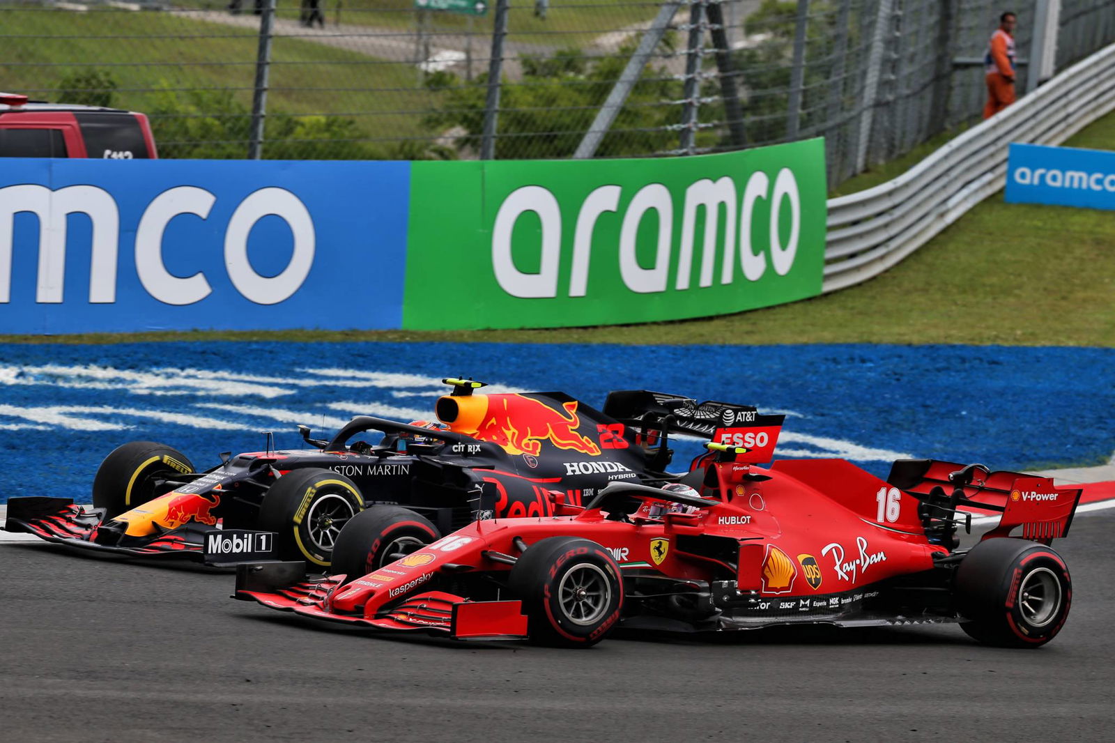 Hamilton menjelaskan 
