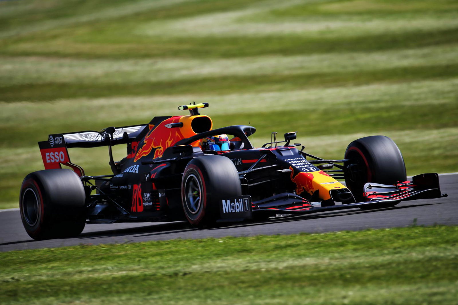 Mercedes F1 duo struggling with balance issues at British GP