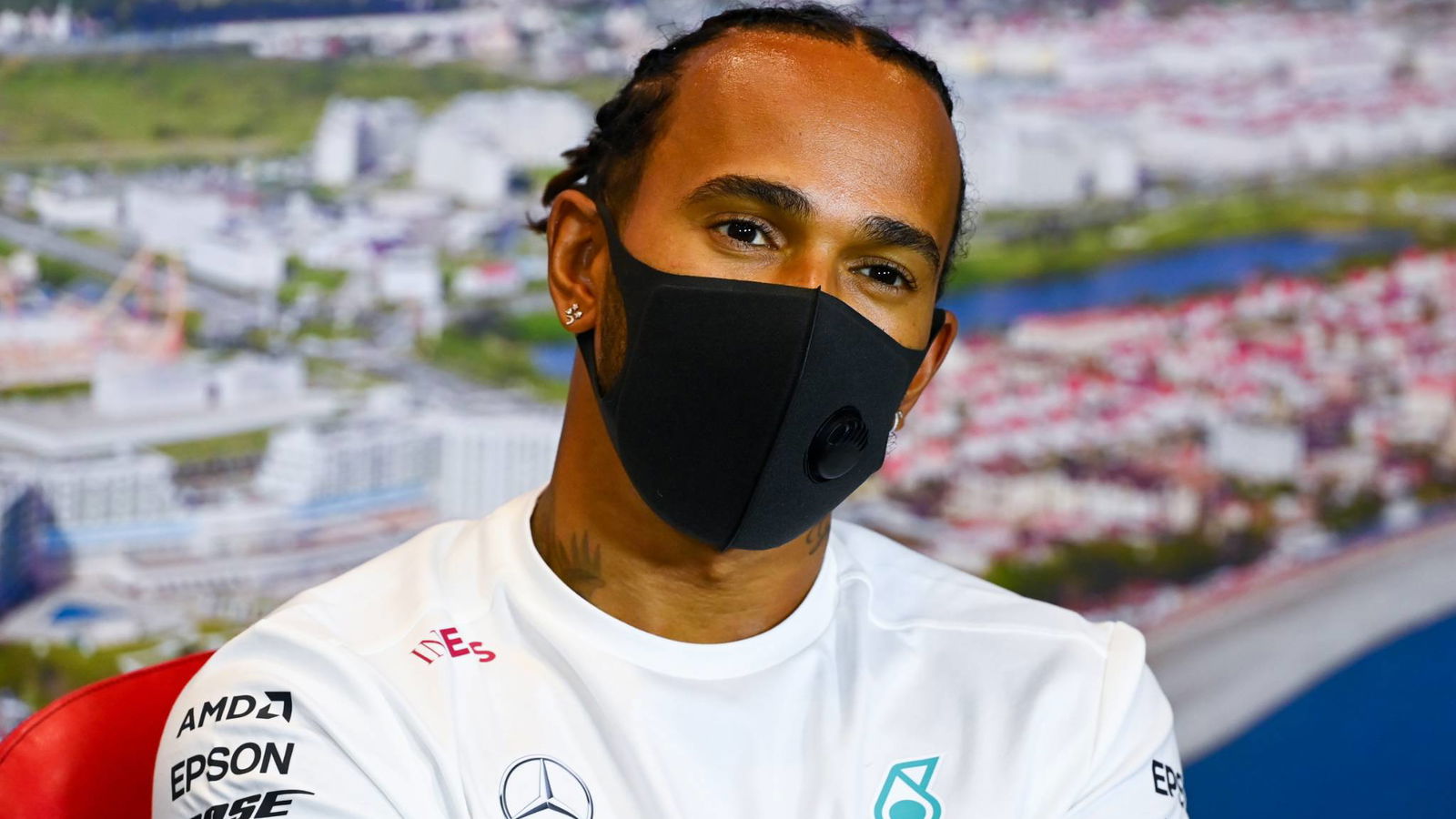 Lewis Hamilton (GBR) Mercedes AMG F1 in the FIA Press Conference.