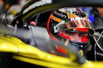 Esteban Ocon (FRA) Renault F1 Team RS20.