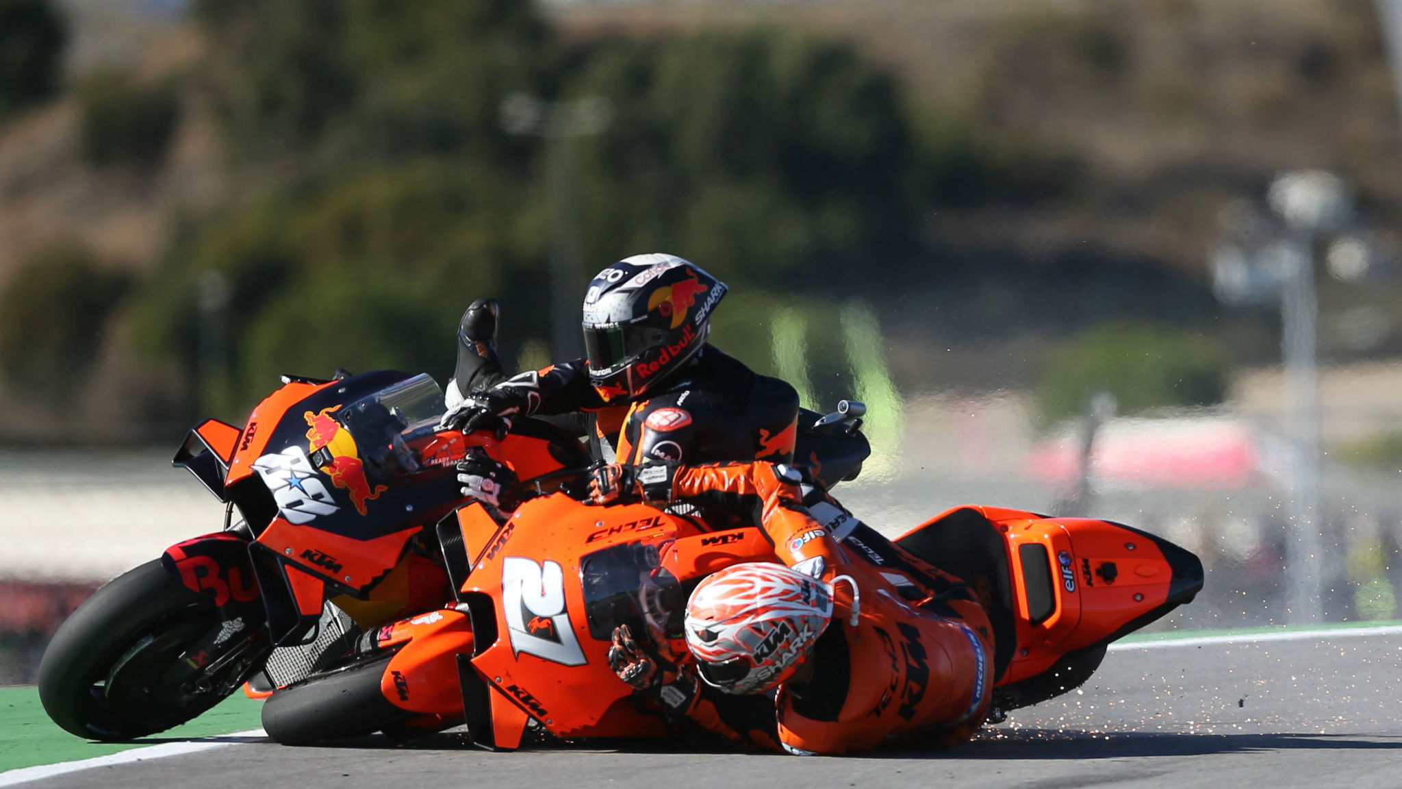 Miguel Oliveira and Iker Lecuona crash, MotoGP race, Algarve MotoGP, 7 November 2021