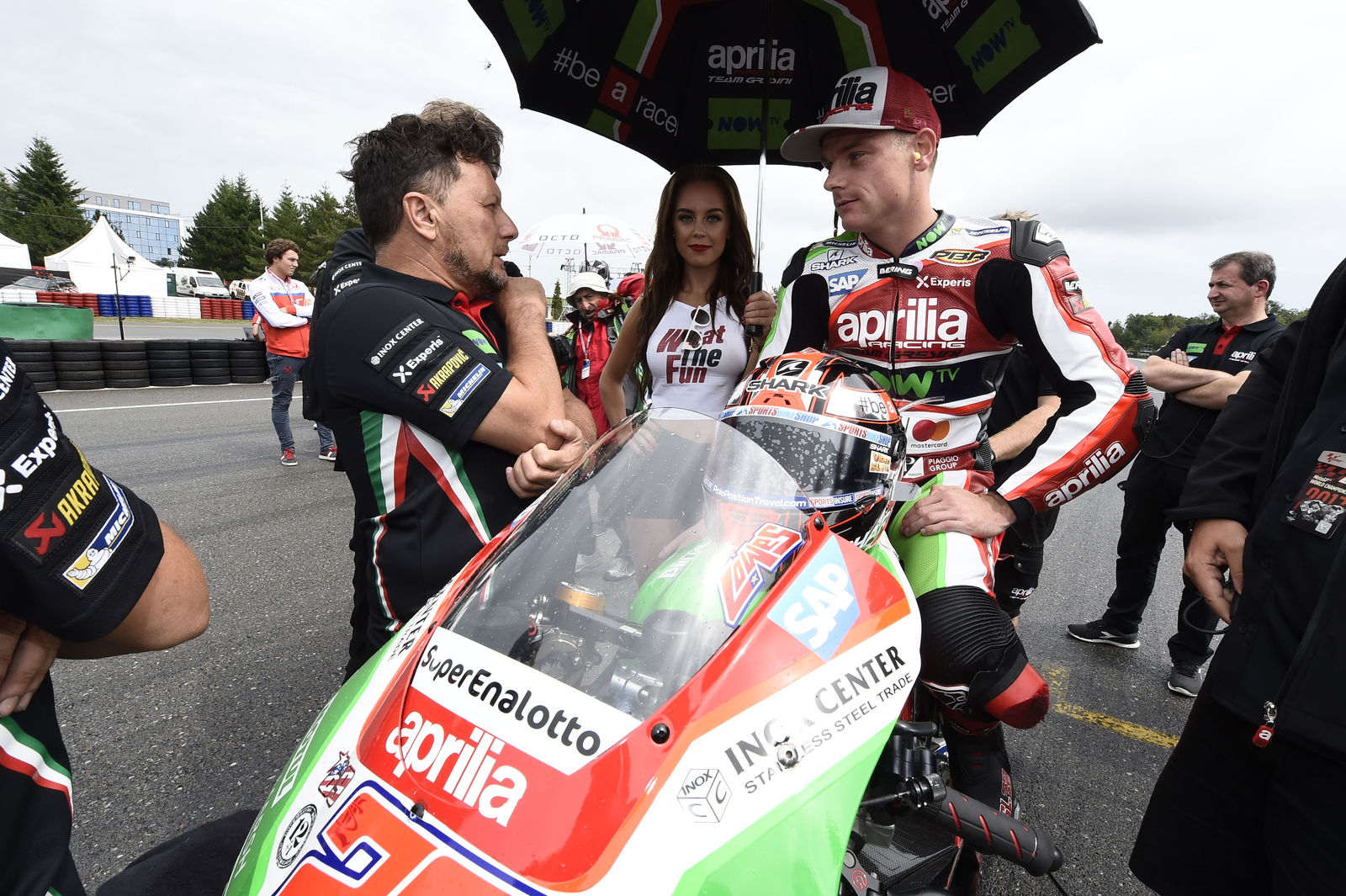 Rossi talks last corner overtakes - in front of Sete!