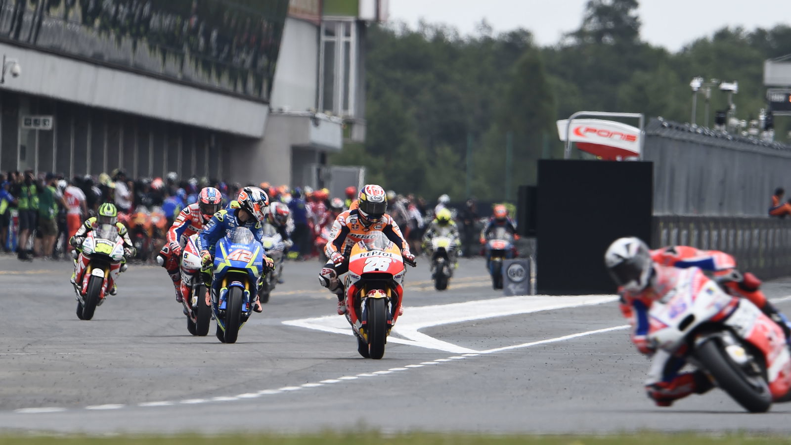 MotoGP riders discuss flag-to-flag changes