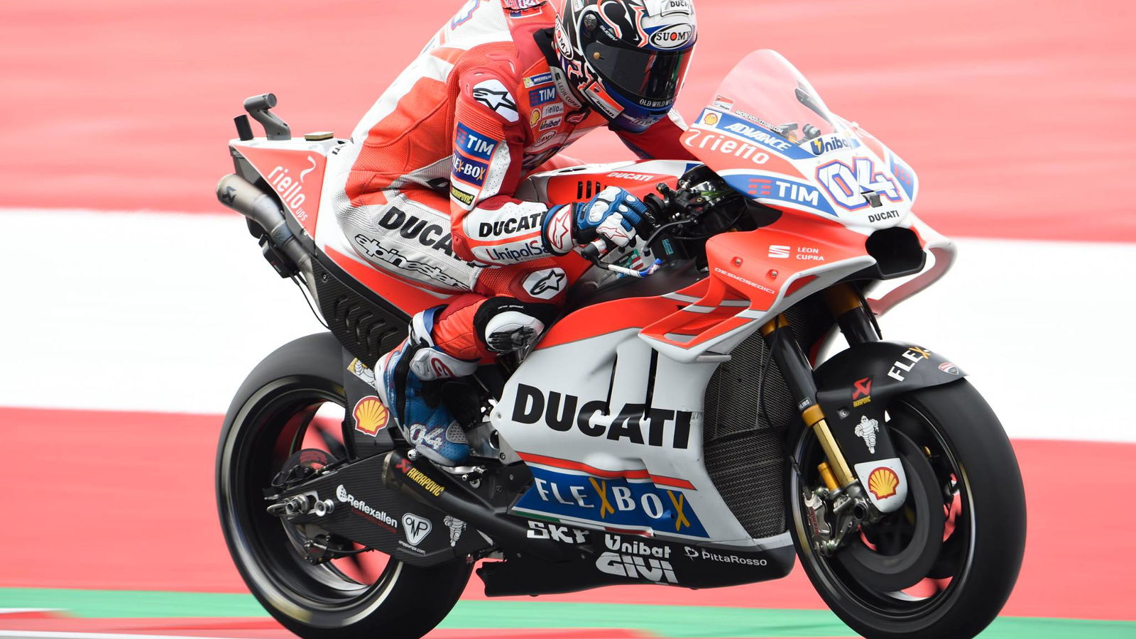 REPORT: Dovi wins stunning Marquez duel!