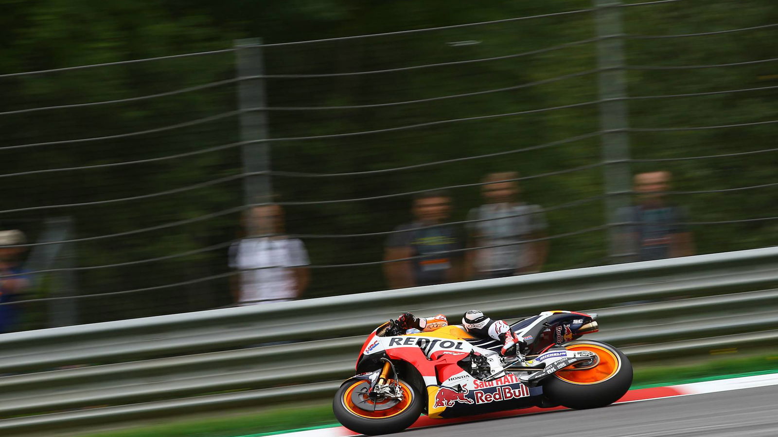 Riders raise doubts over racing in wet