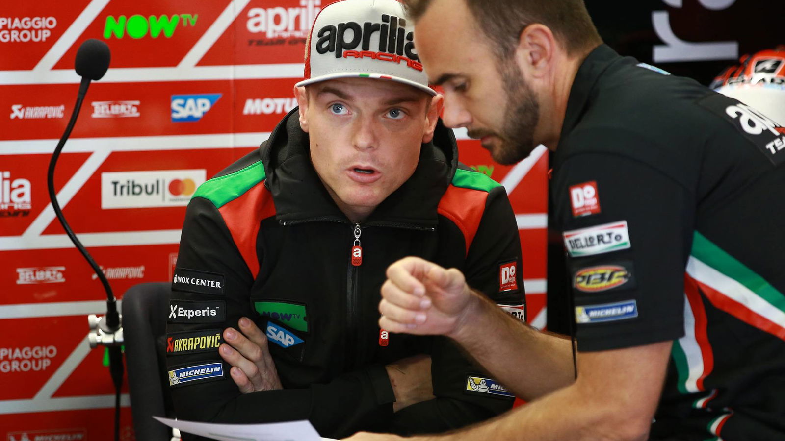 Lowes pondering ‘three Moto2 options’ for 2018