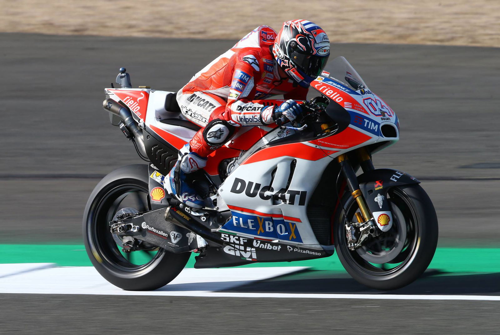 REPORT: Dovi wins to take title lead, Marquez blows