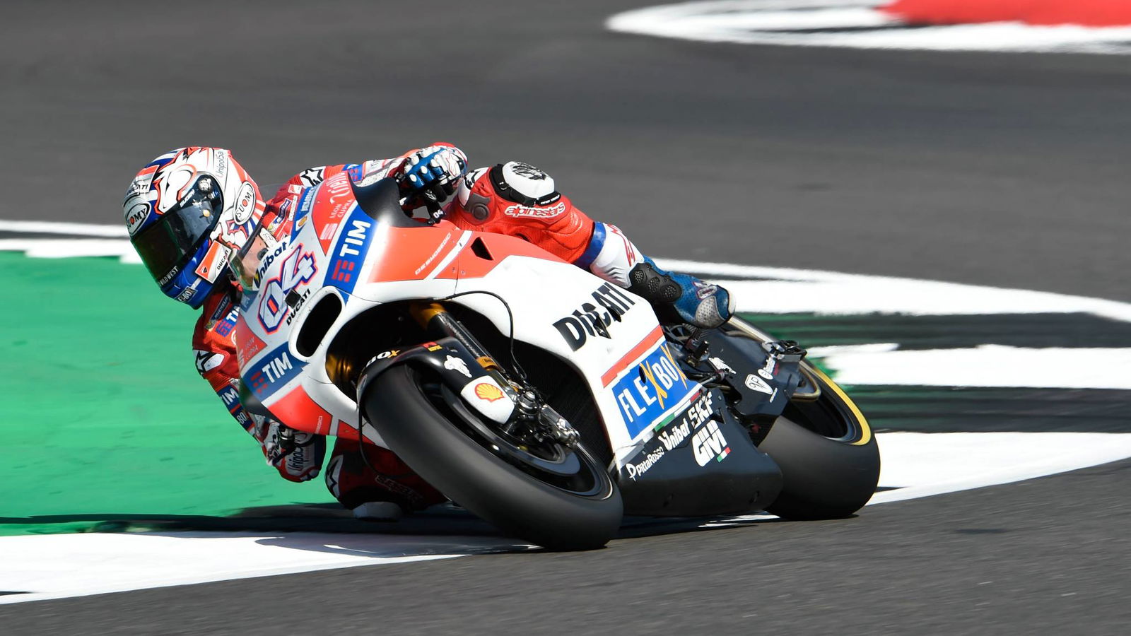 REPORT: Dovi wins to take title lead, Marquez blows