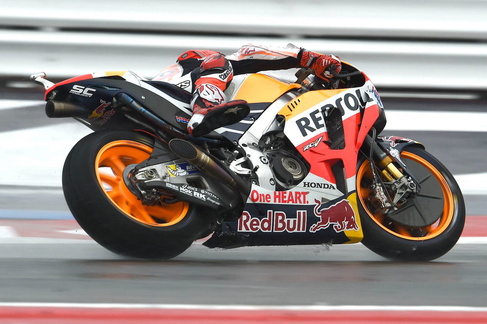 Collarbone fracture for Loi in huge Misano accident