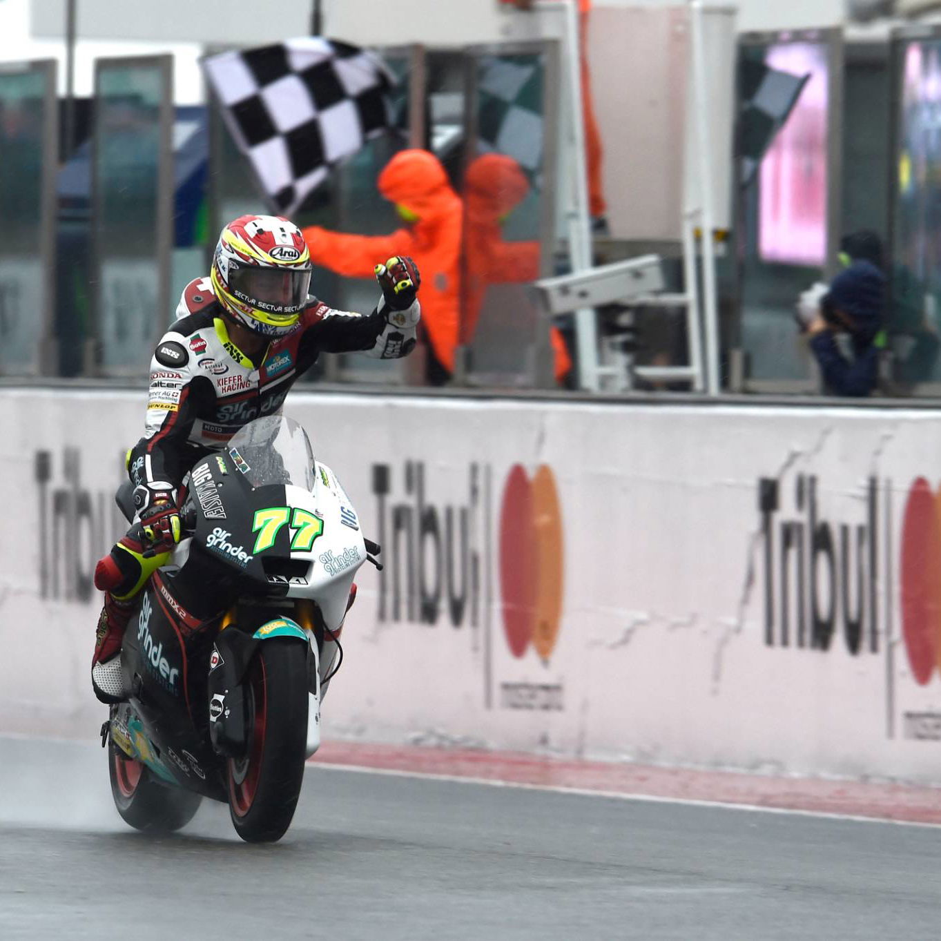 Rossi fan club condemns Misano jeers