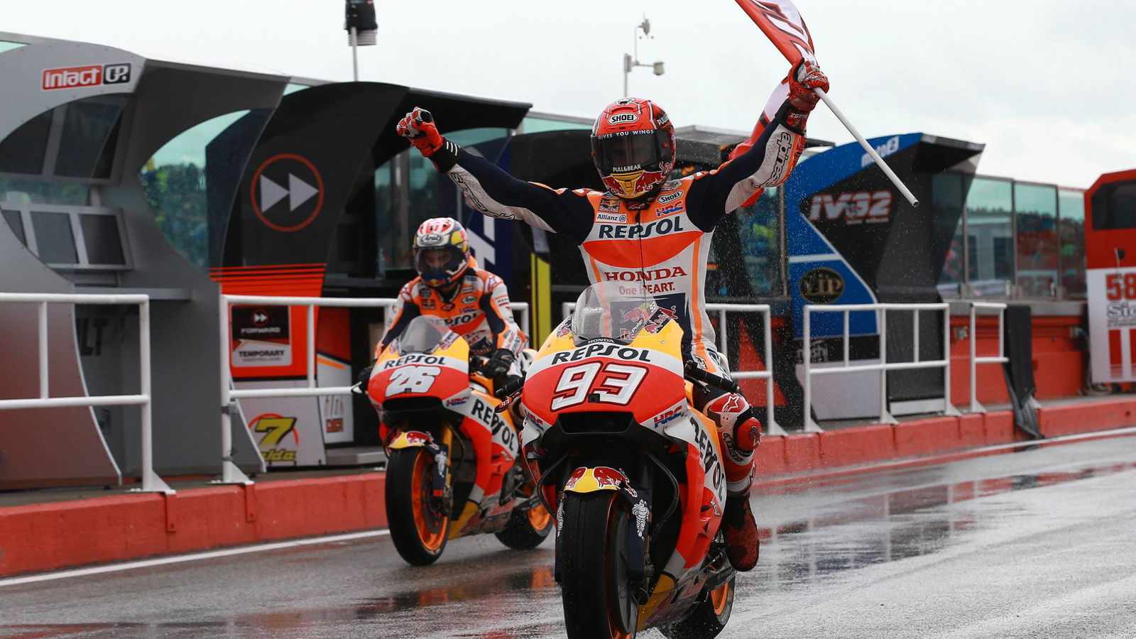 REPORT: Marquez ties title lead with victory at Misano