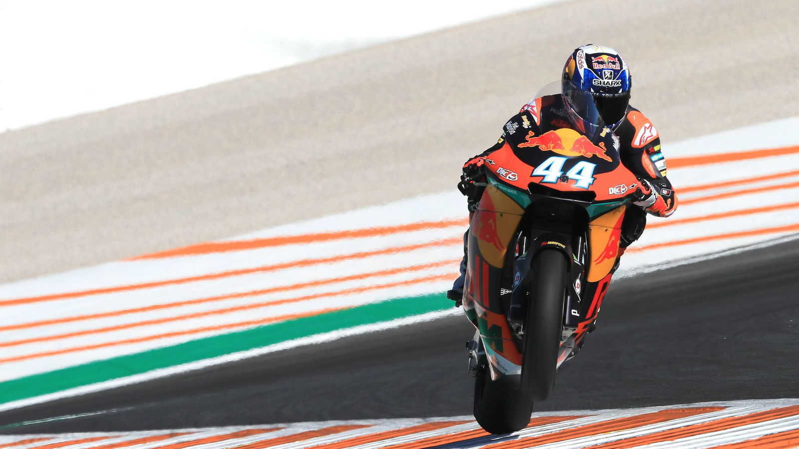 Moto2 Valencia: Oliveira ends season with third consecutive win