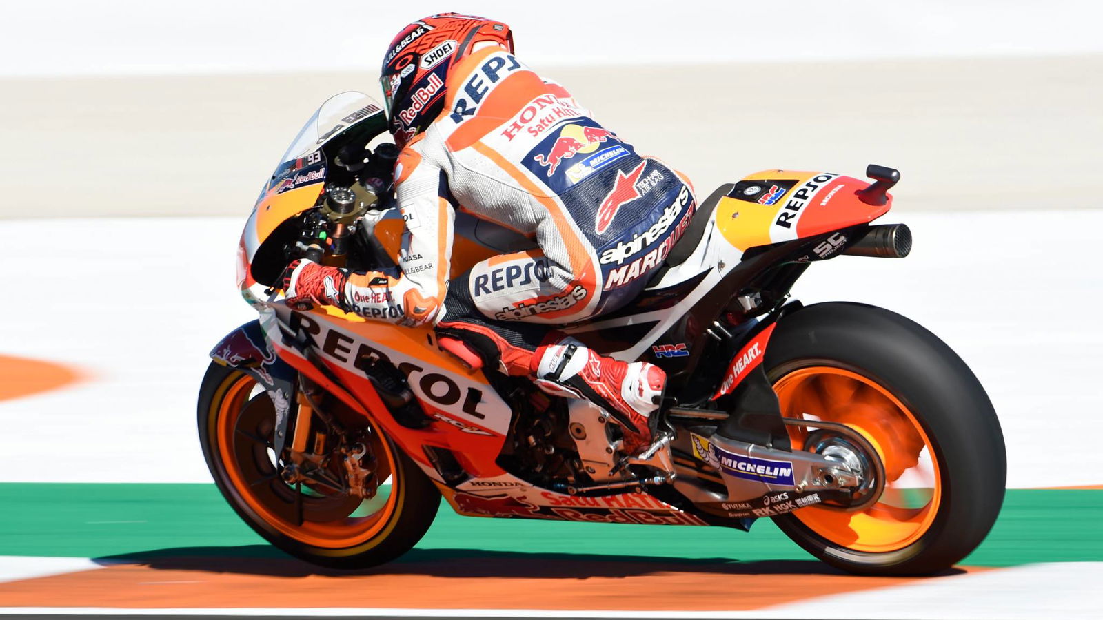REPORT: Pedrosa wins, Marquez champion