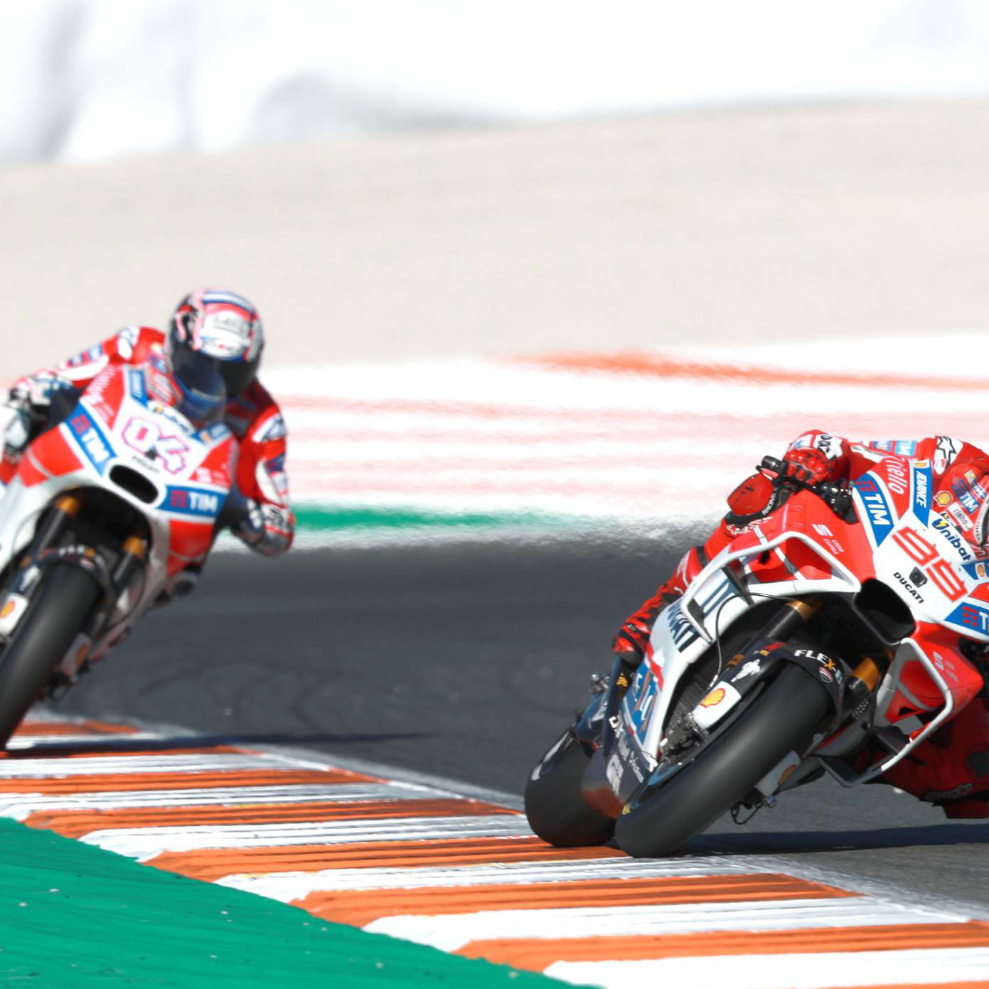 Aleix Espargaro Senang Dengan Swingarm Karbon Aprilia