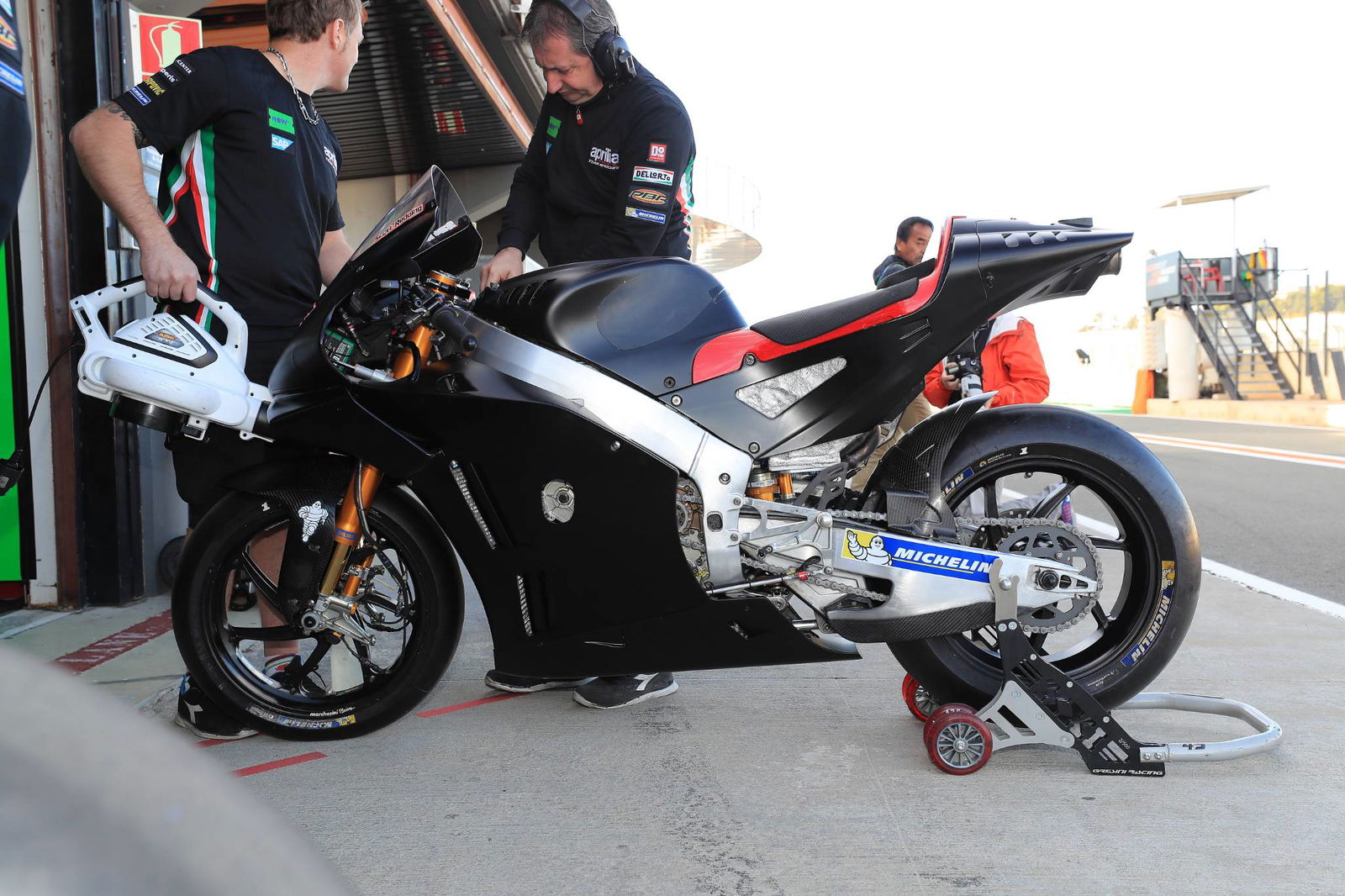 Lorenzo, Biaggi dan Anderson akan dinobatkan Legenda MotoGP
