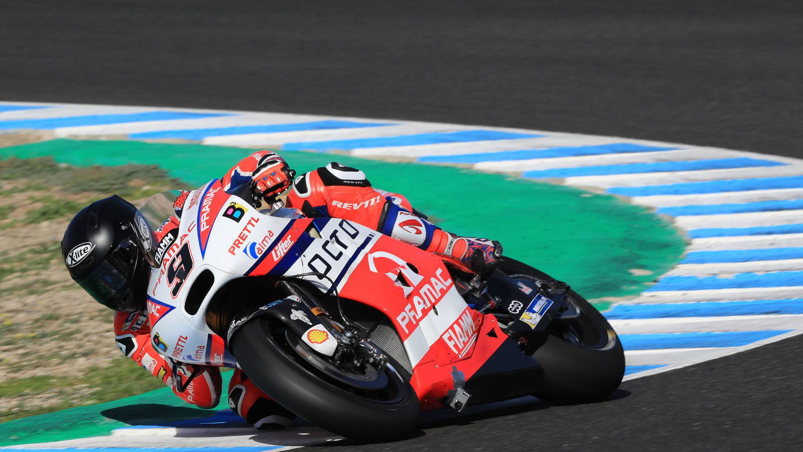 Petrucci plays with brake/throttle technique