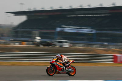 VIDEO: Marquez, Pedrosa membuat debut Buriram