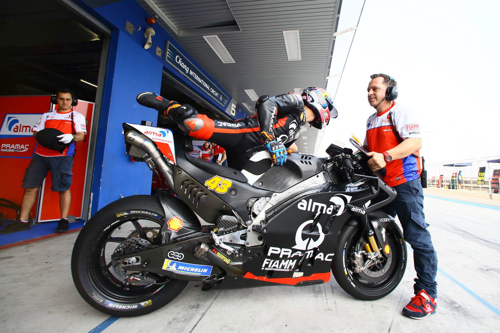Aprilia akan debut fairing 2018 di Qatar
