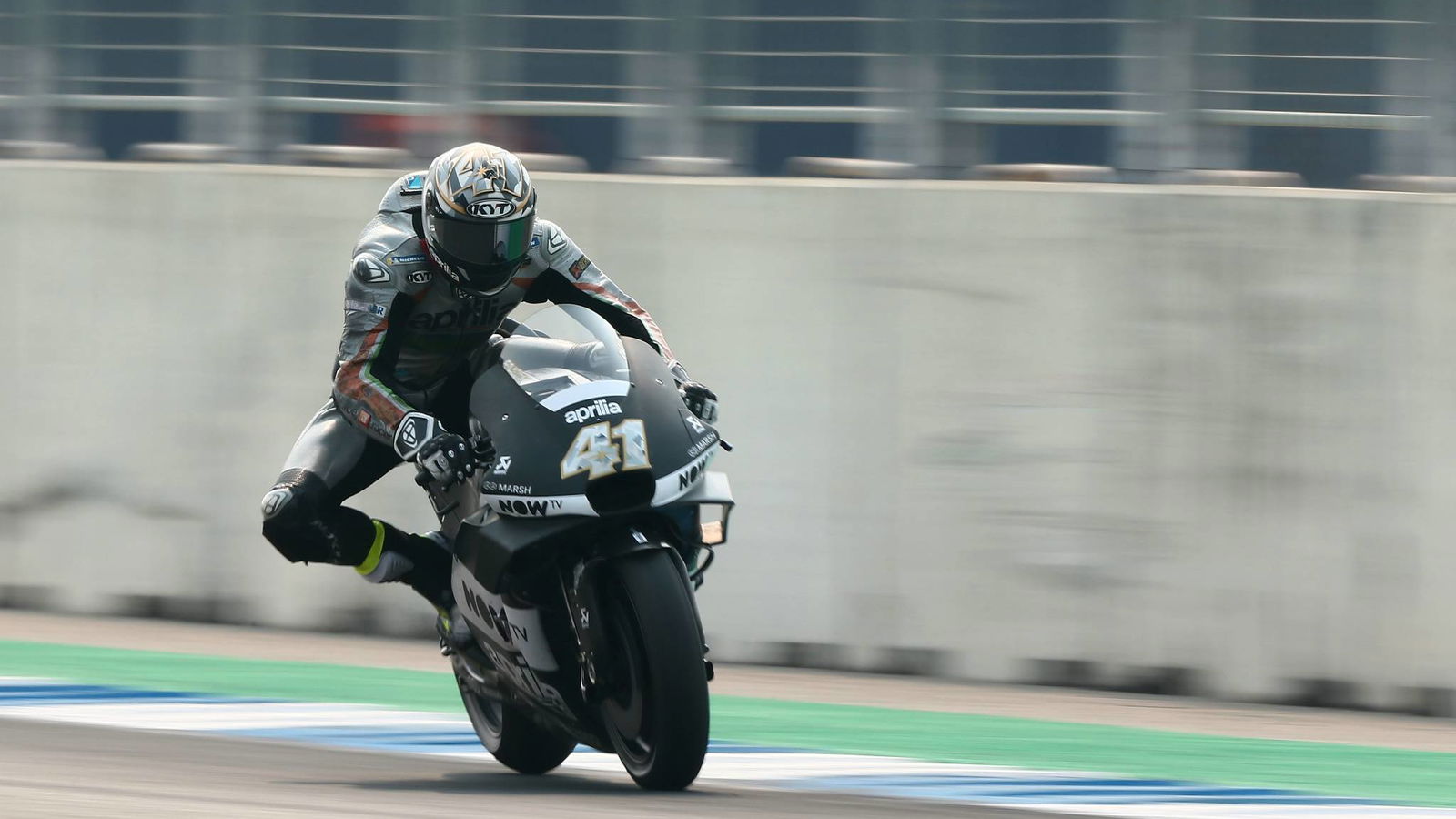 Aprilia akan debut fairing 2018 di Qatar