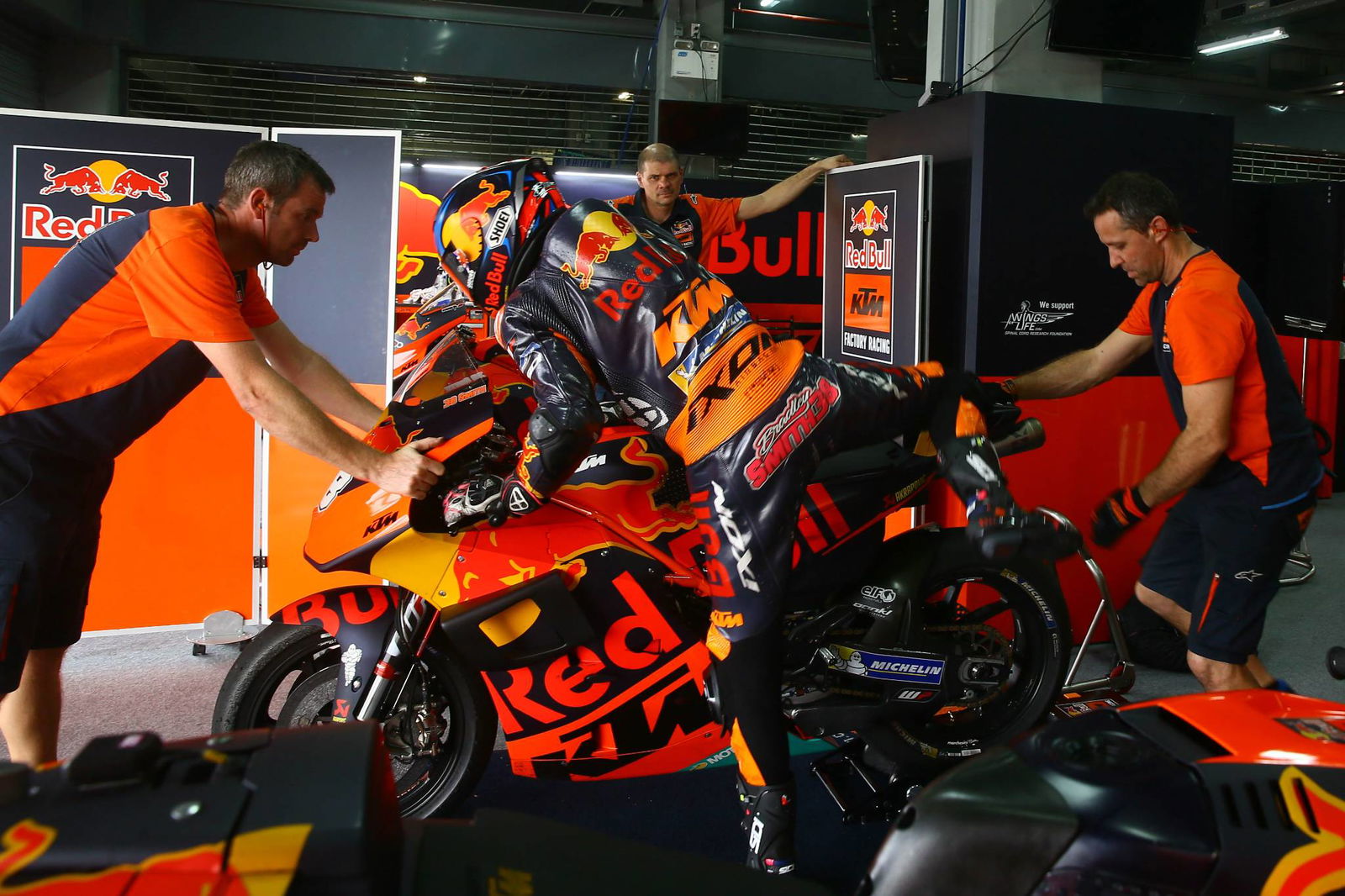 Race Direction explains Qatar wet weather test