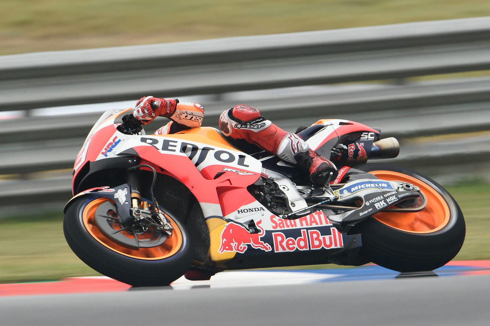 Marquez rampant in warm-up, Pedrosa second