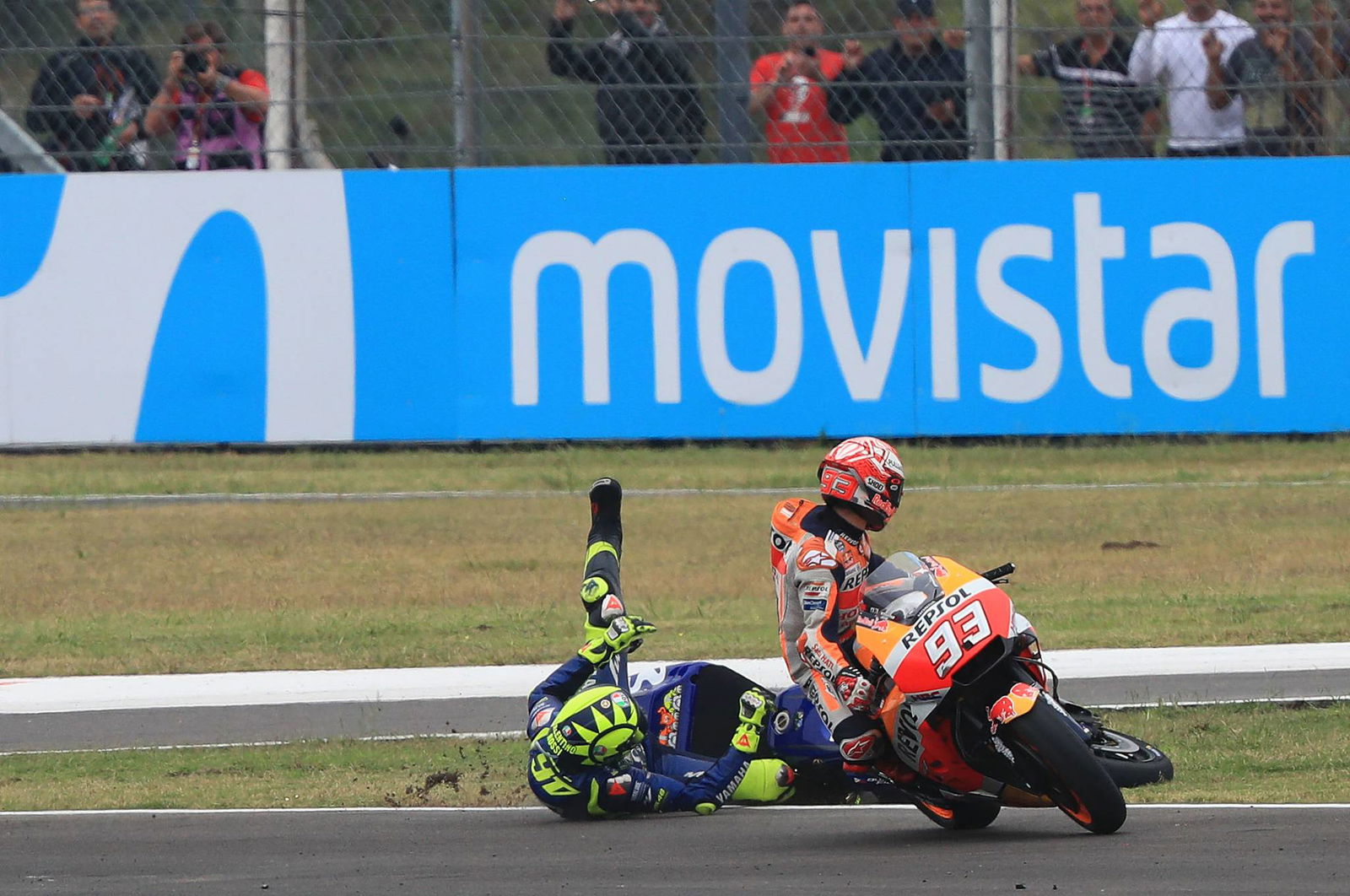 Rins menikmati podium perdana MotoGP, kemenangan pertama 