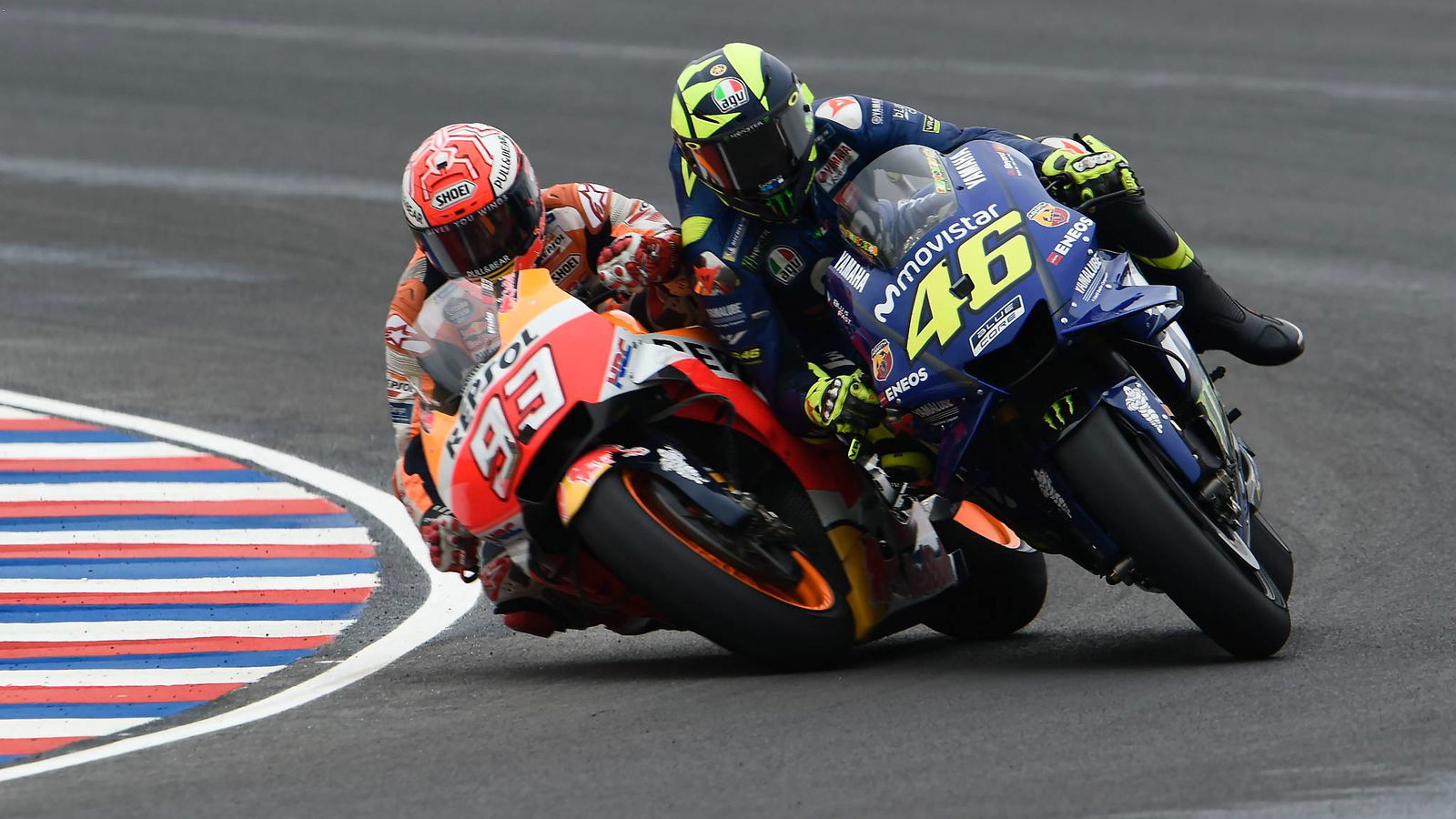 GAMBAR dan VIDEO: Bentrokan Marquez dan Rossi di Argentina