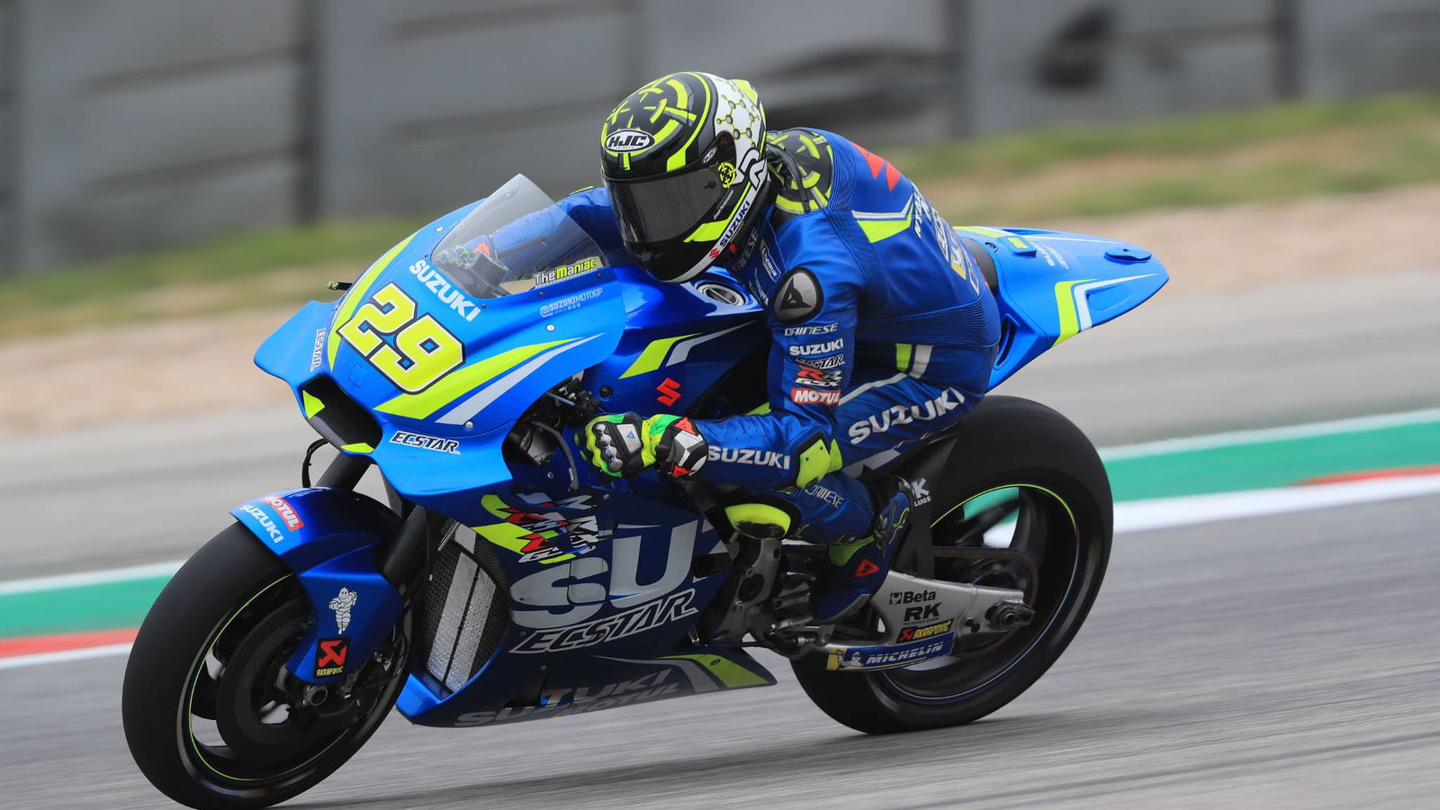 Iannone tetap di atas karena Pirro mengalami kecelakaan parah