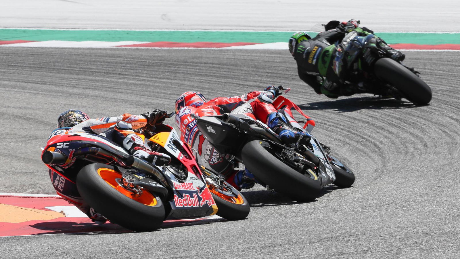Pedrosa defies fractured wrist for seventh