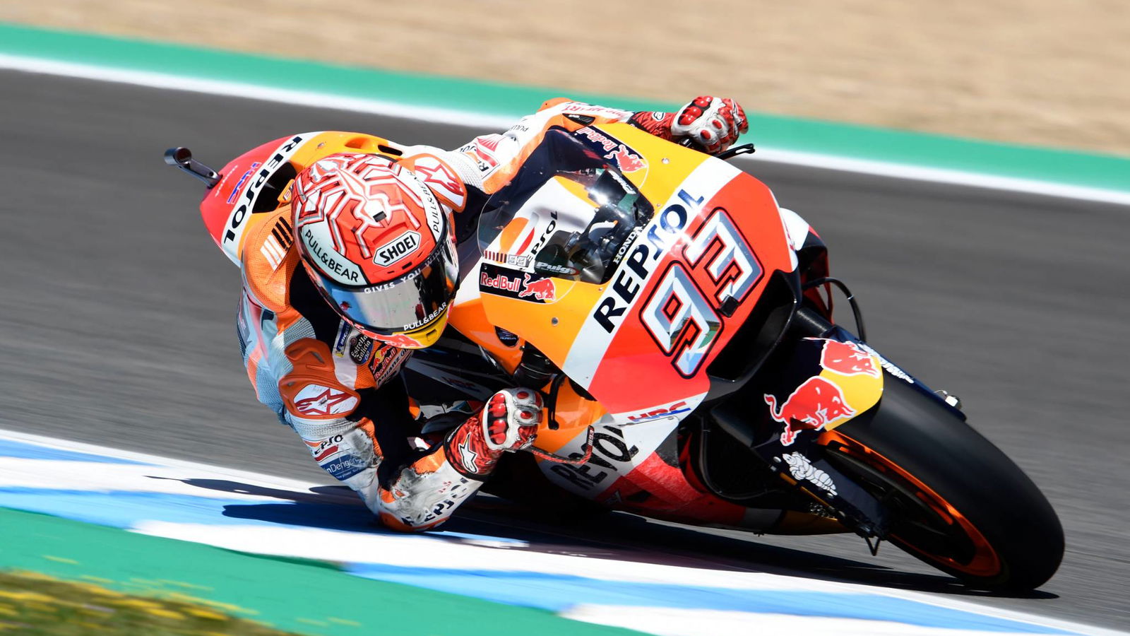 Marquez tercepat saat kedua Repsol Honda tumbang