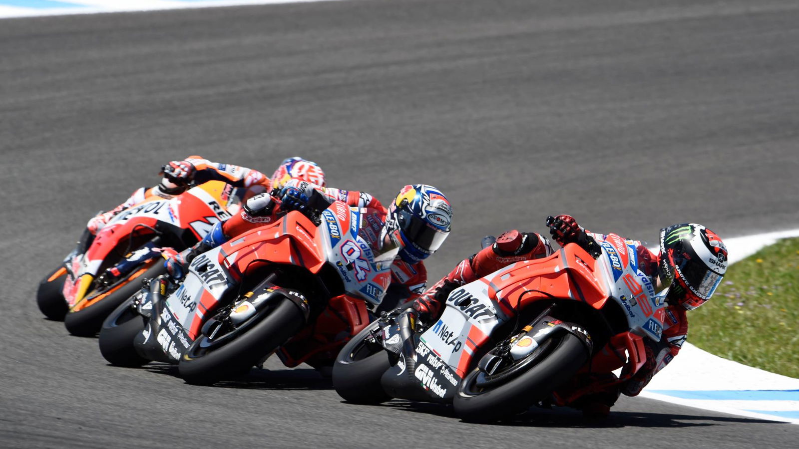 Chain Reaction: Lorenzo, Pedrosa, Dovizioso goyah di Spanyol